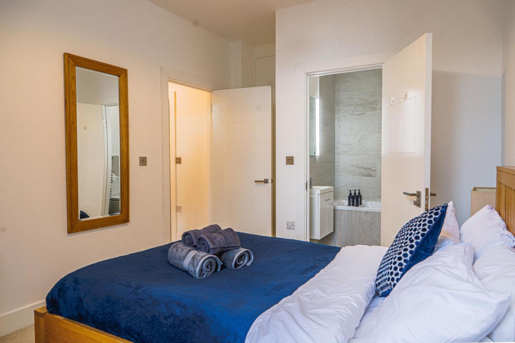 Apartment Cozy Entire Flat With Gated Parking- Contractors, Family, Groups